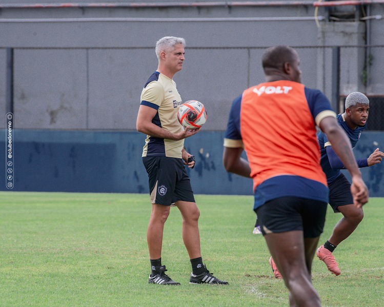 Imagem - Rodrigo Santana demonstra preocupação com primeiro tempo do Remo contra o Caeté: 'Faltou atitude'