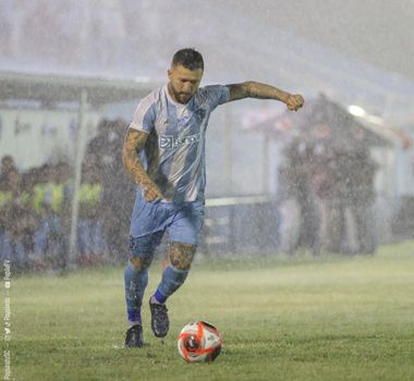 Imagem - Paysandu vence a Tuna de virada em partida marcada por temporal