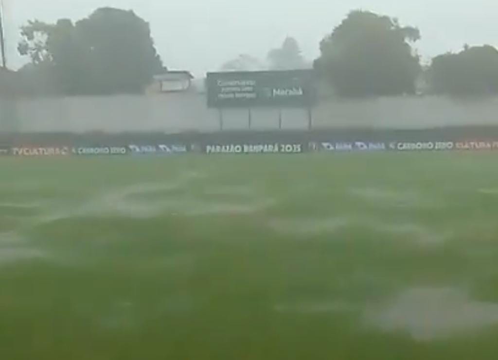 Imagem - Chuva em Marabá deixa Zinho Oliveira encharcado antes de Águia x Remo