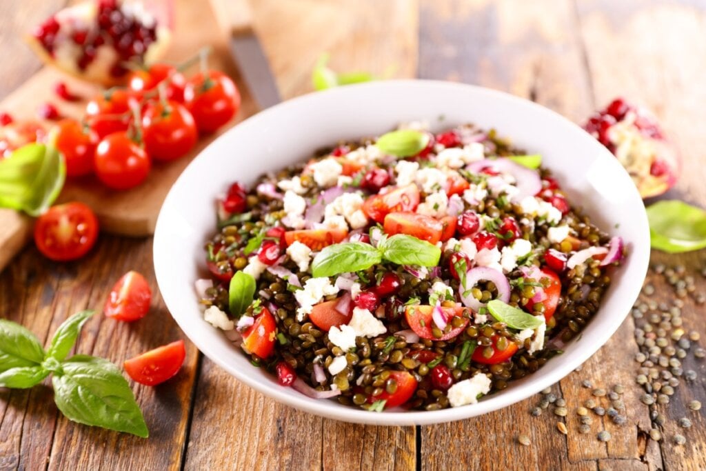 Salada de lentilha com queijo branco (Imagem: margouillat photo | Shutterstock)