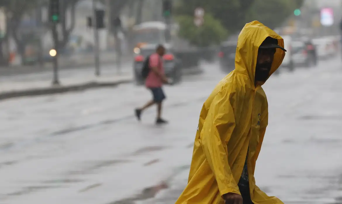 Riscos se estendem até as 10h desta sexta-feira.