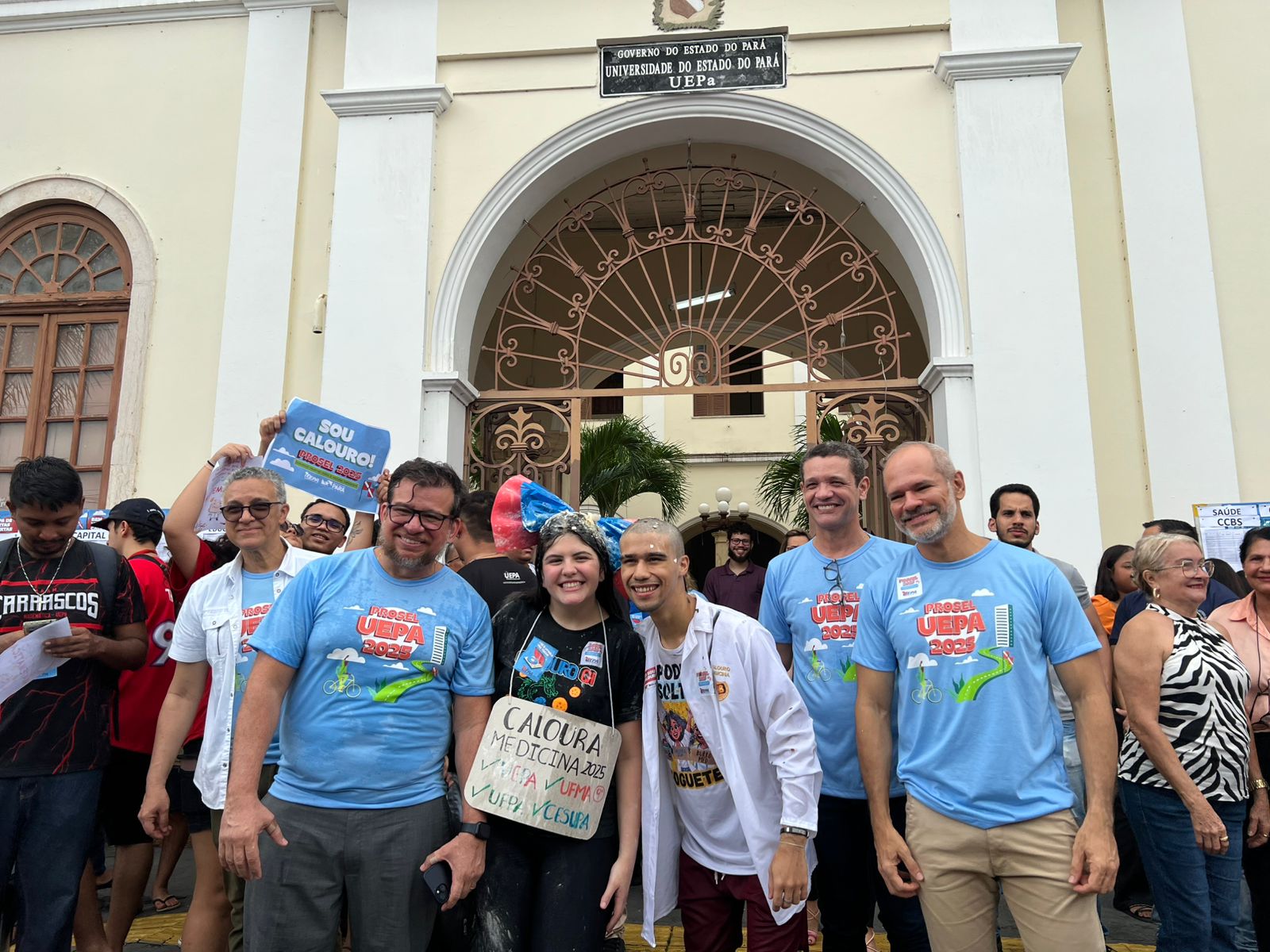 (Calouros aprovados no curso de medicina da Universidade do Estado do Pará)