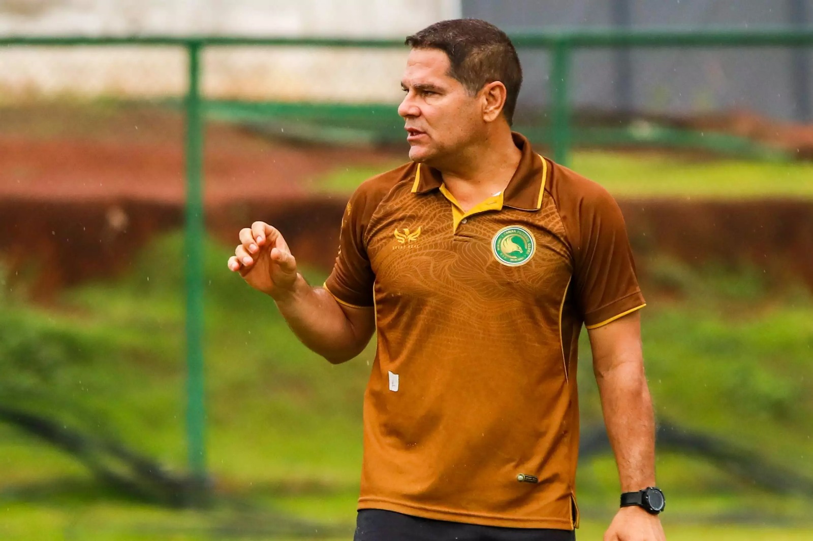 Léo foi oficializado pelo Caeté - 