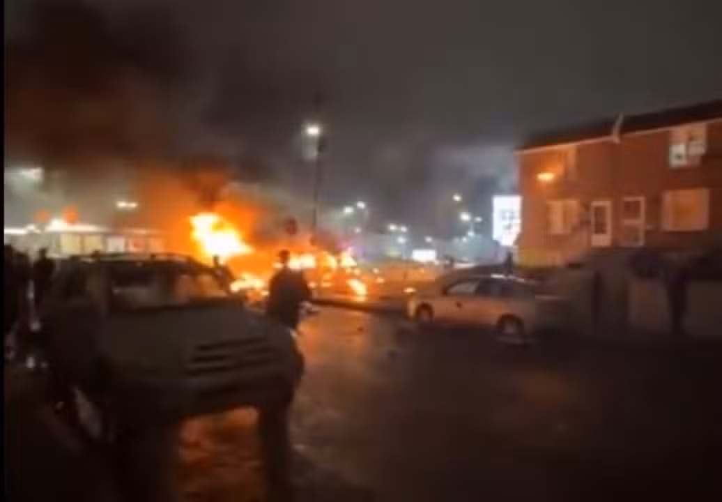 Imagem - Vídeo: avião cai sobre shopping na Filadélfia, nos Estados Unidos