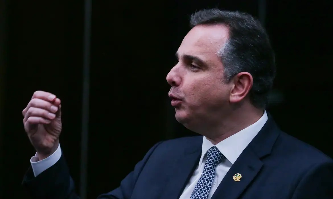 A declaração foi feita pouco antes de Pacheco se dirigir ao plenário para participar da sessão preparatória que vai escolher o próximo presidente do Senado.