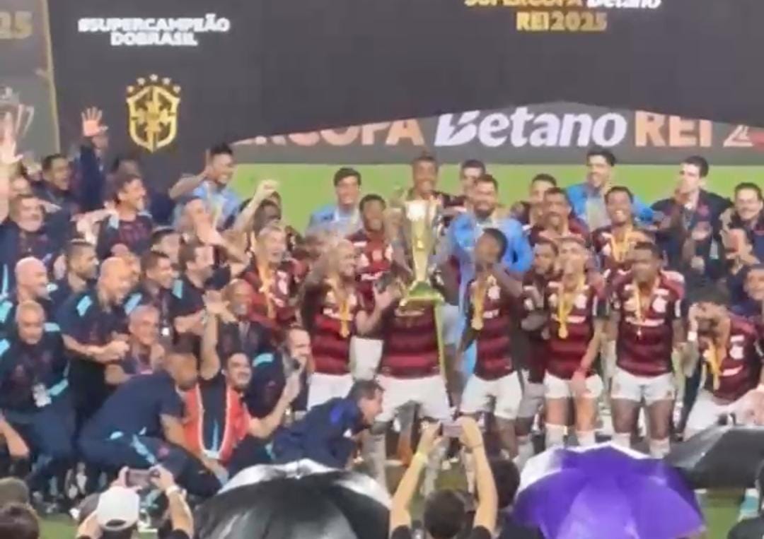 Imagem - Festa em Belém! Flamengo ergue a taça da Supercopa Rei no Mangueirão