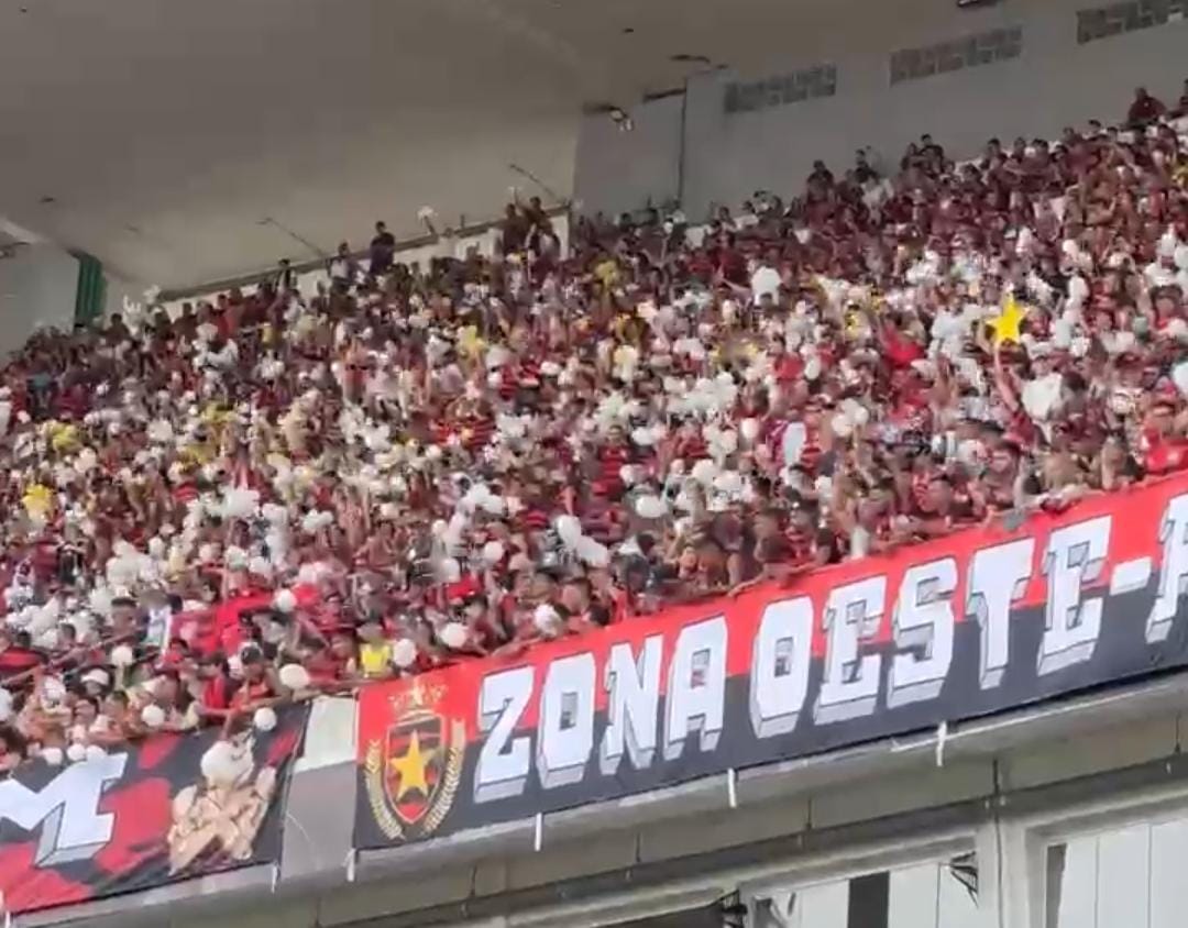Imagem - Torcida do Flamengo faz a festa na arquibancada do Mangueirão, antes da Supercopa