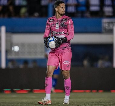 Imagem - 'Clássico é diferente', afirma Matheus Nogueira, goleiro do Paysandu antes da final contra Remo