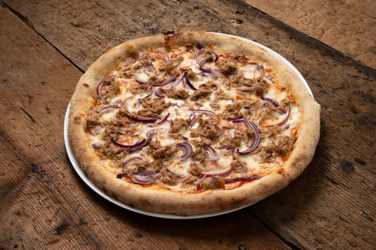 Pizza de atum (Imagem: PHLD Luca | Shutterstock) 