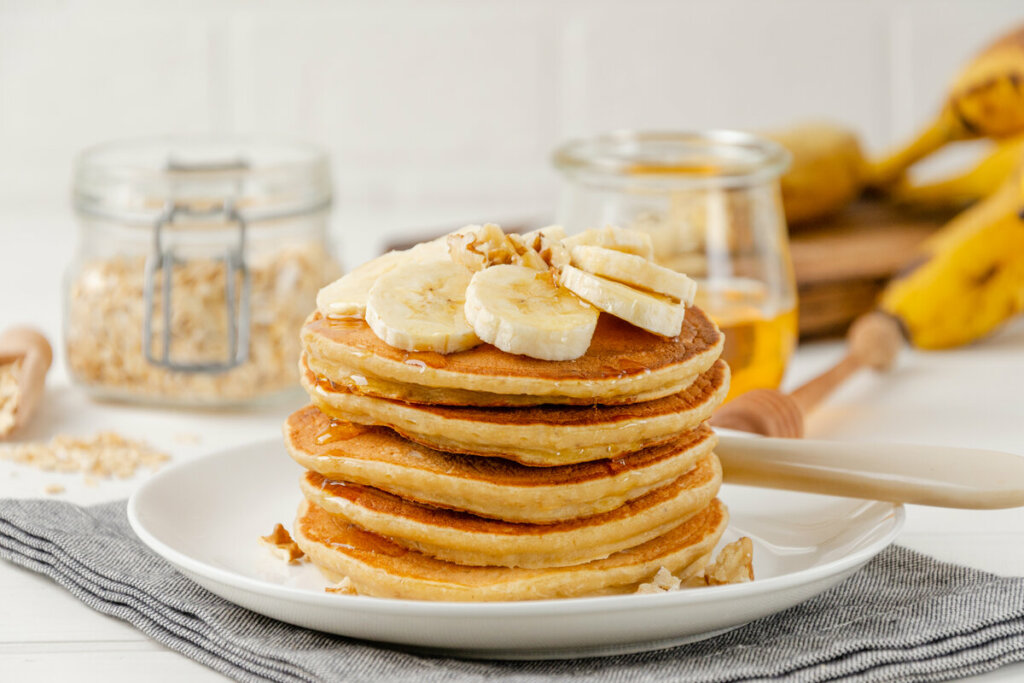 Panqueca de banana com aveia (Imagem: irina2511 | Shutterstock) 