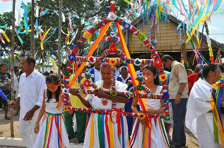 Festa do Sairé é realizada anualmenhte na vila de Alter do Chão, em Santarém