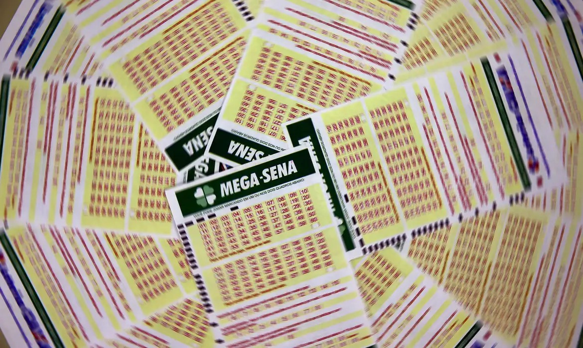 Imagem - Mega-Sena acumula novamente e prêmio vai a R$ 39 milhões; veja dezenas sorteadas