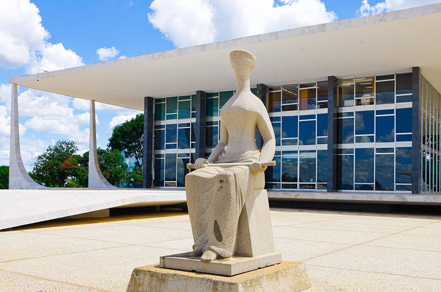 Um homem de 52 anos de idade tentou invadir o prédio do Supremo Tribunal Federal (STF) na quarta-feira (26).