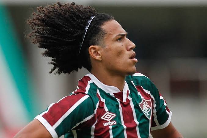 Gabriel tem 23 anos - 