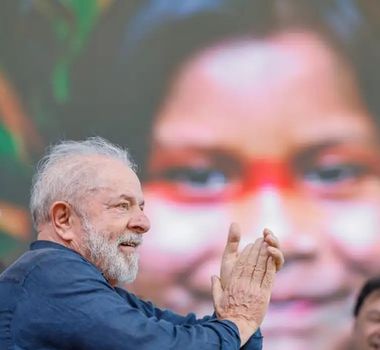 Imagem - Lula visita obras da COP30 e entrega casas no distrito de Outeiro, em Belém