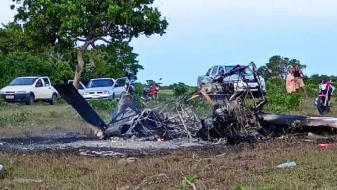 Imagem - Avião cai e deixa uma pessoa morta e outra ferida no sul da BA