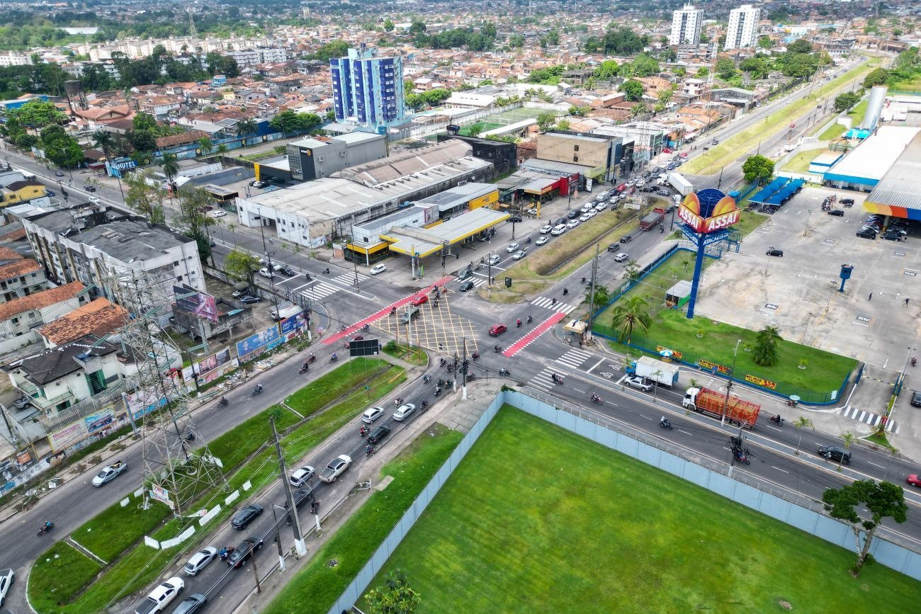 Avenida Mário Covas com a Avenida Independência, em Ananindeua, Região Metropolitana de Belém.