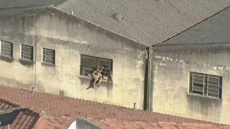 Imagem - Vídeo: fábrica de fantasias de carnaval pega fogo no RJ