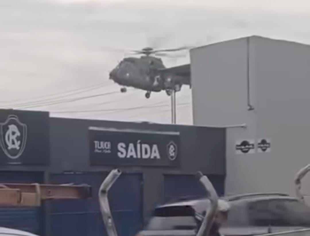 Imagem - Helicóptero misterioso pousa no Baenão, estádio do Remo; entenda