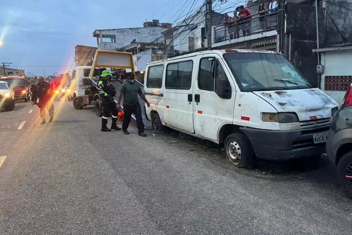 Imagem - Carros abandonados nas ruas são removidos pela Prefeitura de Belém