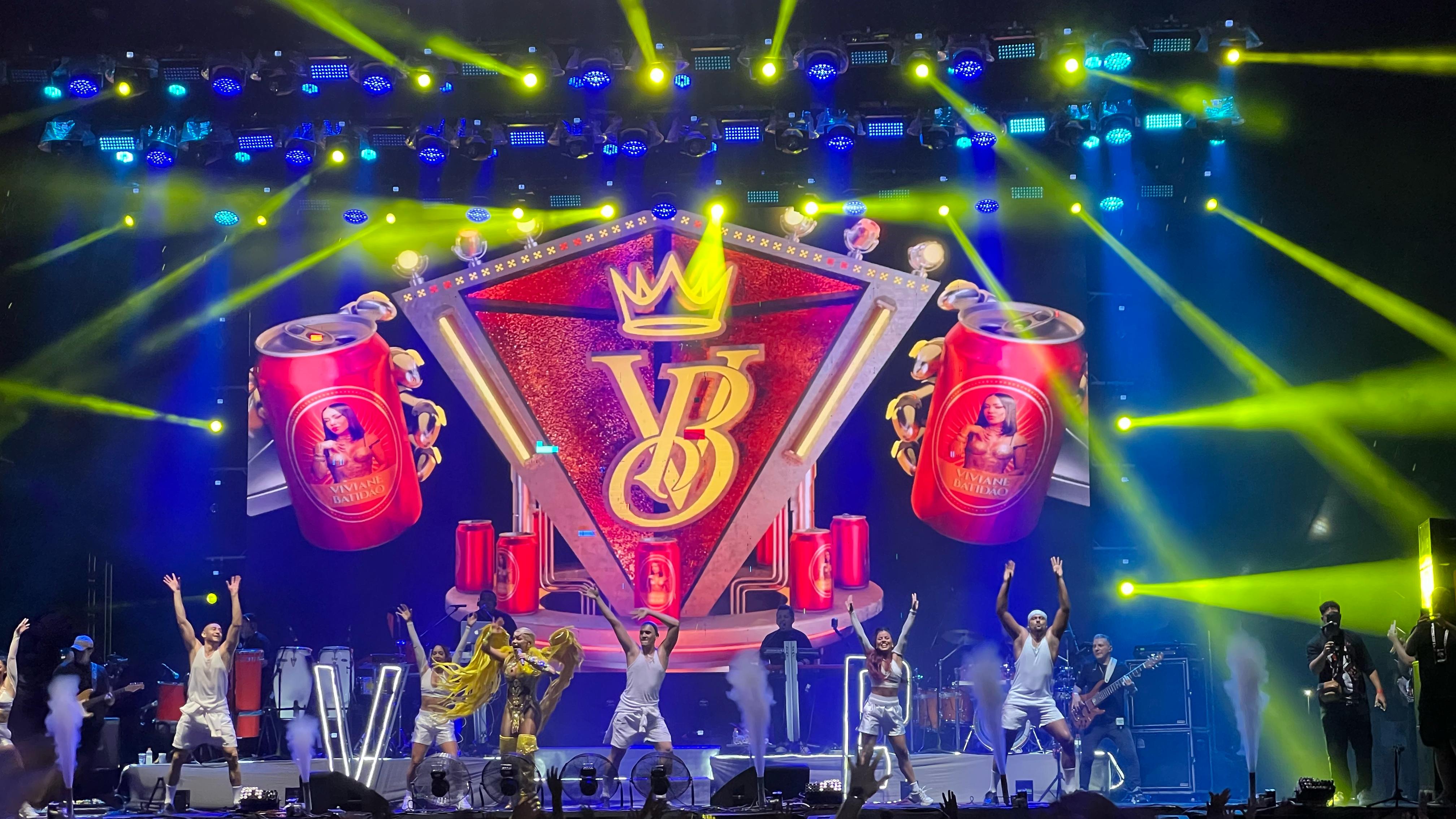 Imagem - Vivi Batidão agita o público no Bloco Vai Safadão