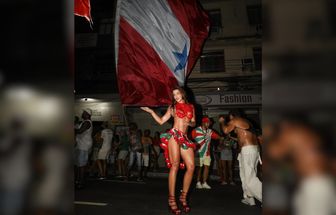 Grande Rio exalta o Pará com bandeira gigante do estado em ensaio na Sapucaí