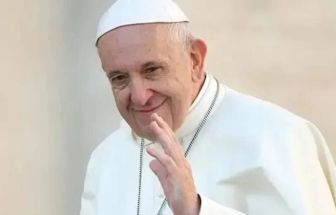 Papa Francisco está estável e sem febre, afirma Vaticano