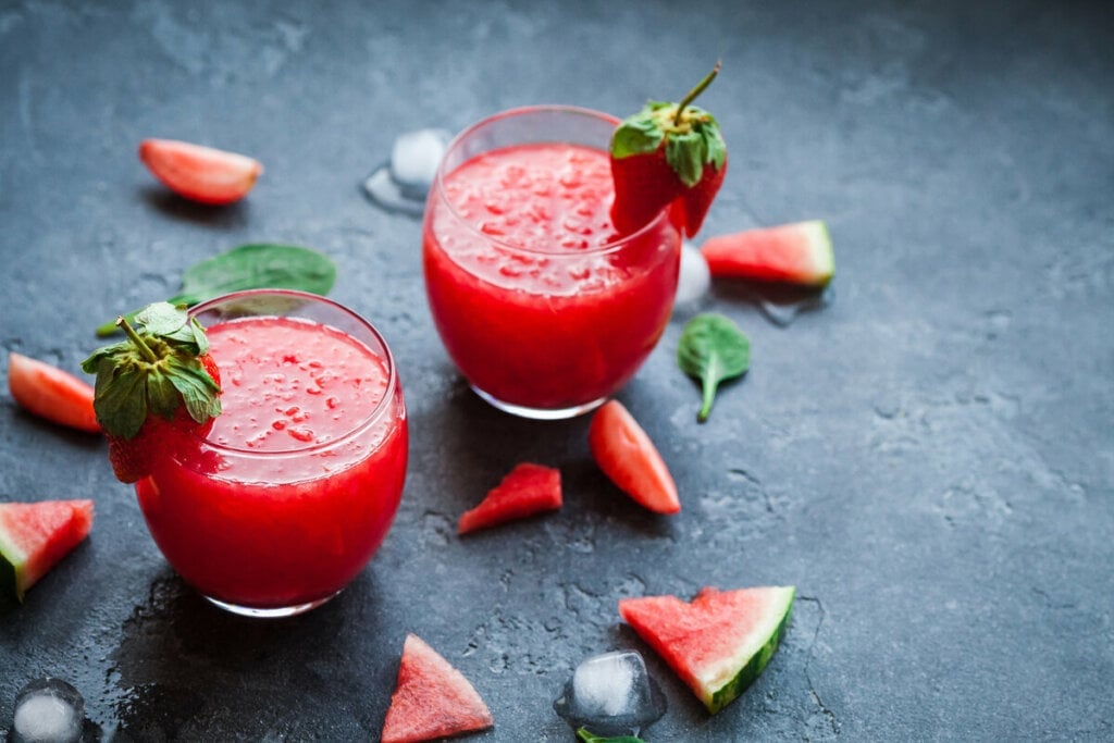 Suco de melancia com morango (Imagem: Flaffy | Shutterstock)