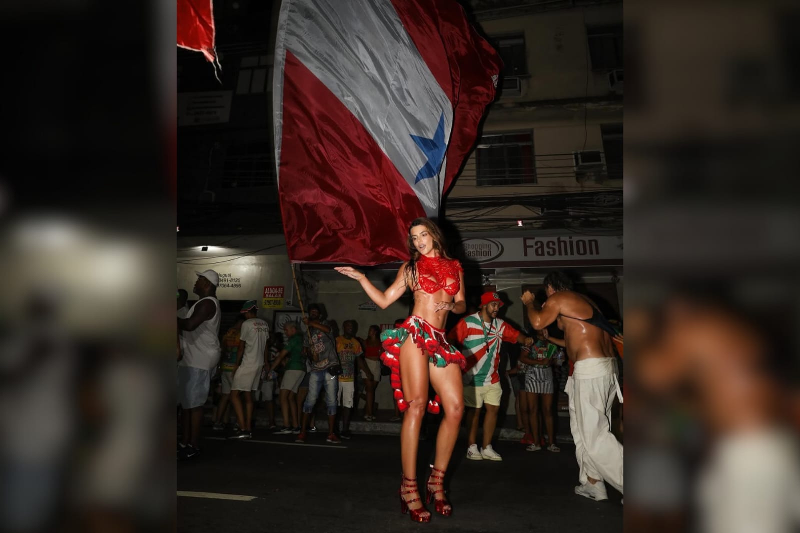 Imagem - Grande Rio exalta o Pará com bandeira gigante do estado em ensaio na Sapucaí