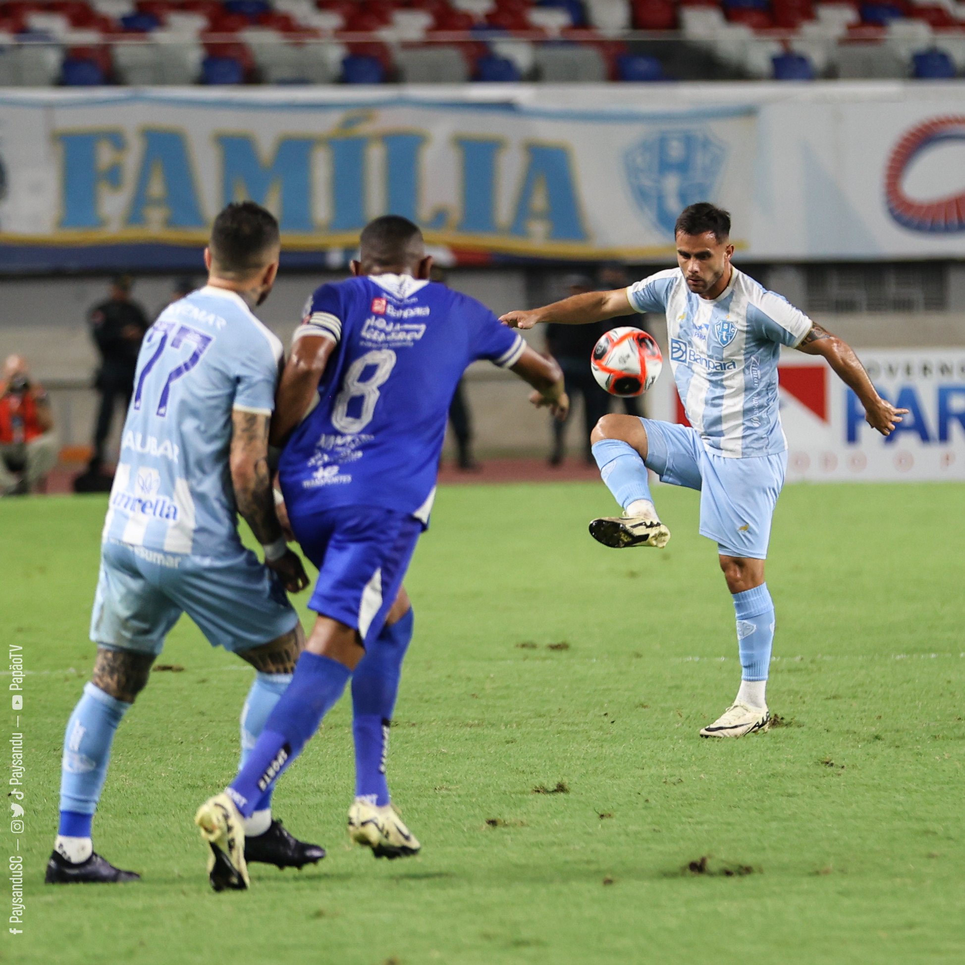 Imagem - Lance bizarro chama atenção em jogo do Paysandu no Mangueirão; assista