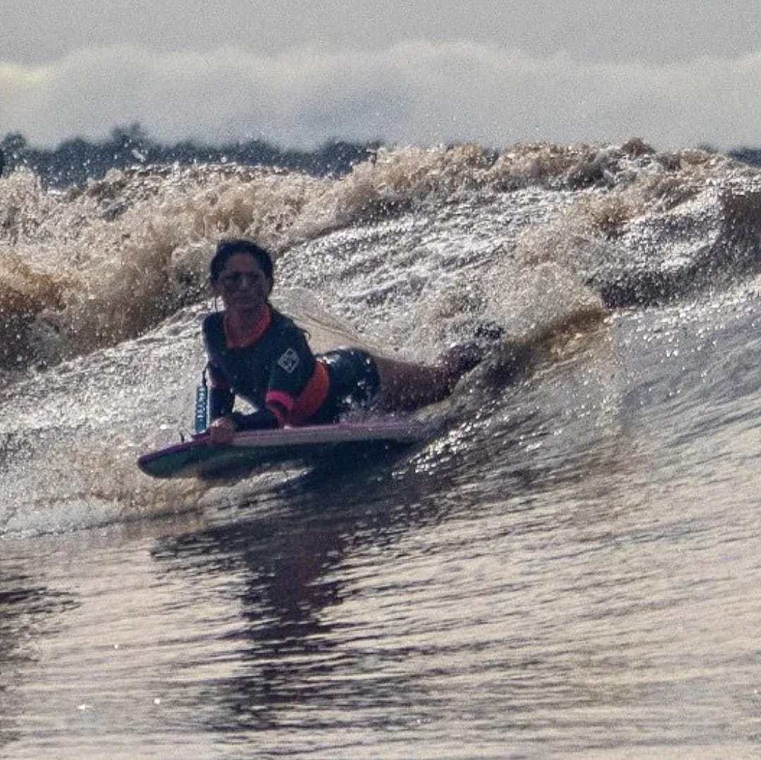 Imagem - Atleta paraense surfa pororoca do Maranhão pela 14ª vez e representa o Pará nos maiores eventos de bodyboard