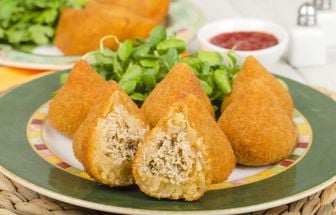 5 receitas de coxinha proteica fáceis de fazer