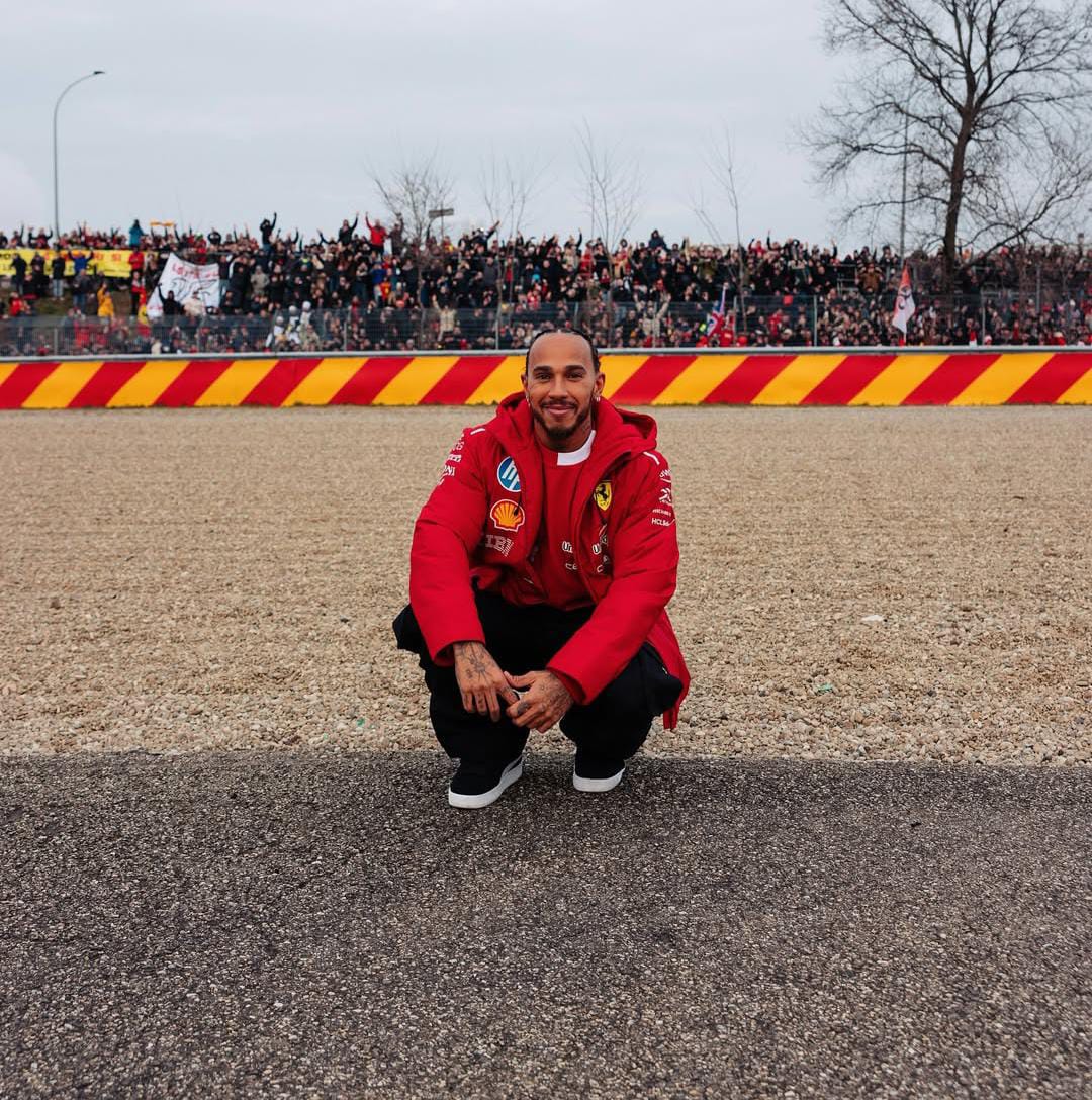 (O heptacampeão mundial de Fórmula 1, Lewis Hamilton)