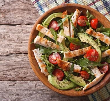 Imagem - 6 receitas de saladas termogênicas para ajudar a emagrecer