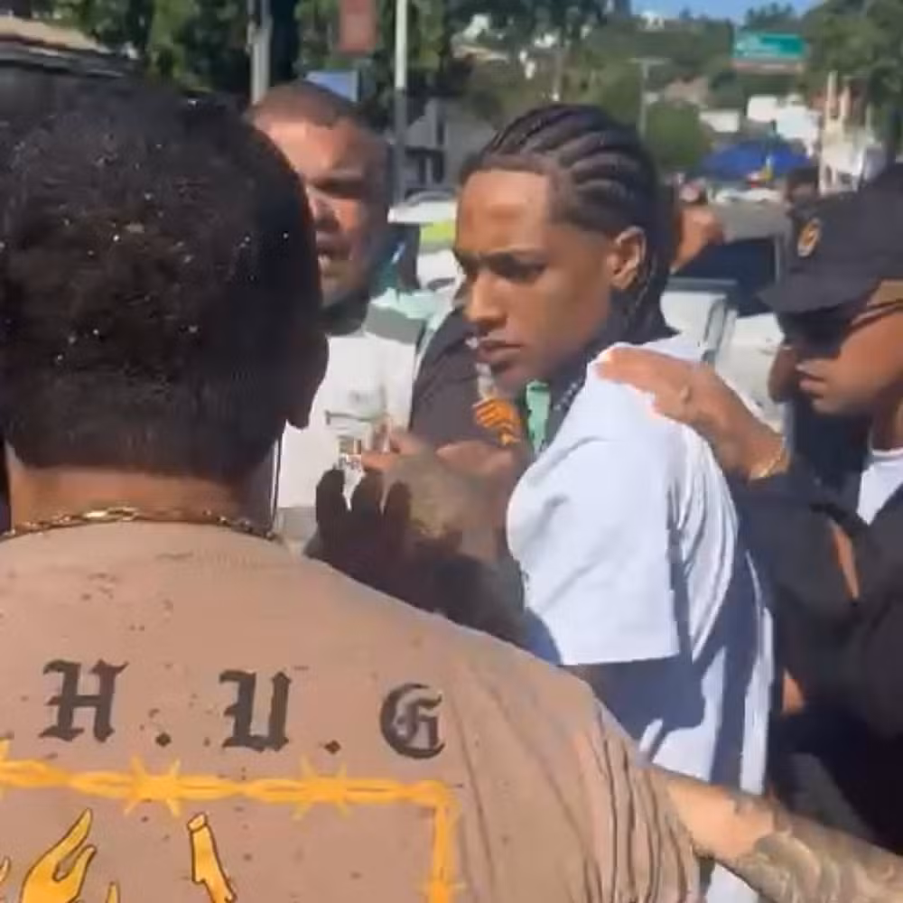 Imagem - Rapper Oruam é detido e levado para delegacia no RJ
