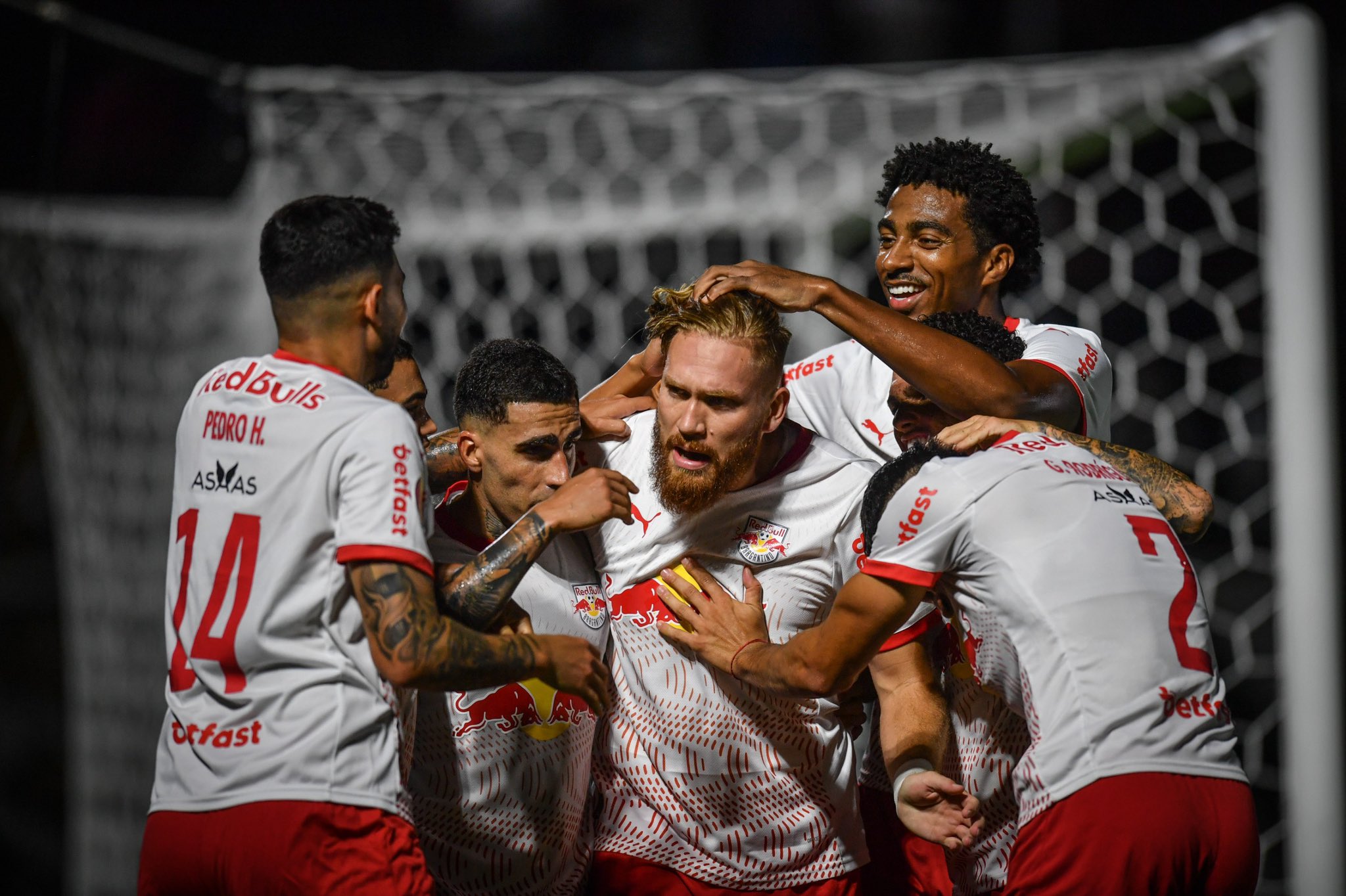 Imagem - Bragantino goleia o Mirassol e impede classificação antecipada do Santos no Paulistão