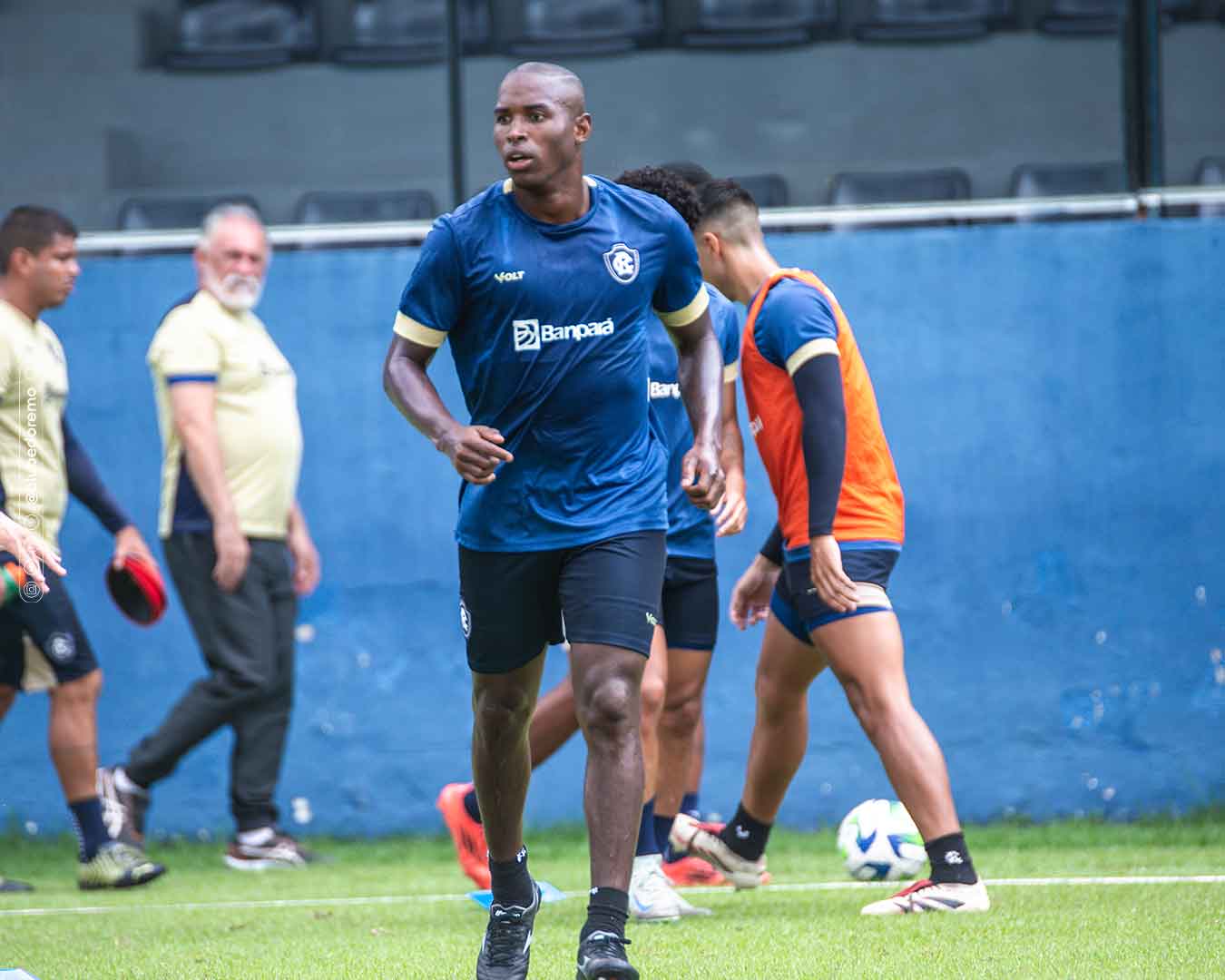 Imagem - Adailton comenta sobre clássico, apoio da torcida e desafios futuros do Remo em coletiva