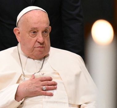 Imagem - Papa Francisco continua em estado crítico nesta terça-feira, diz boletim