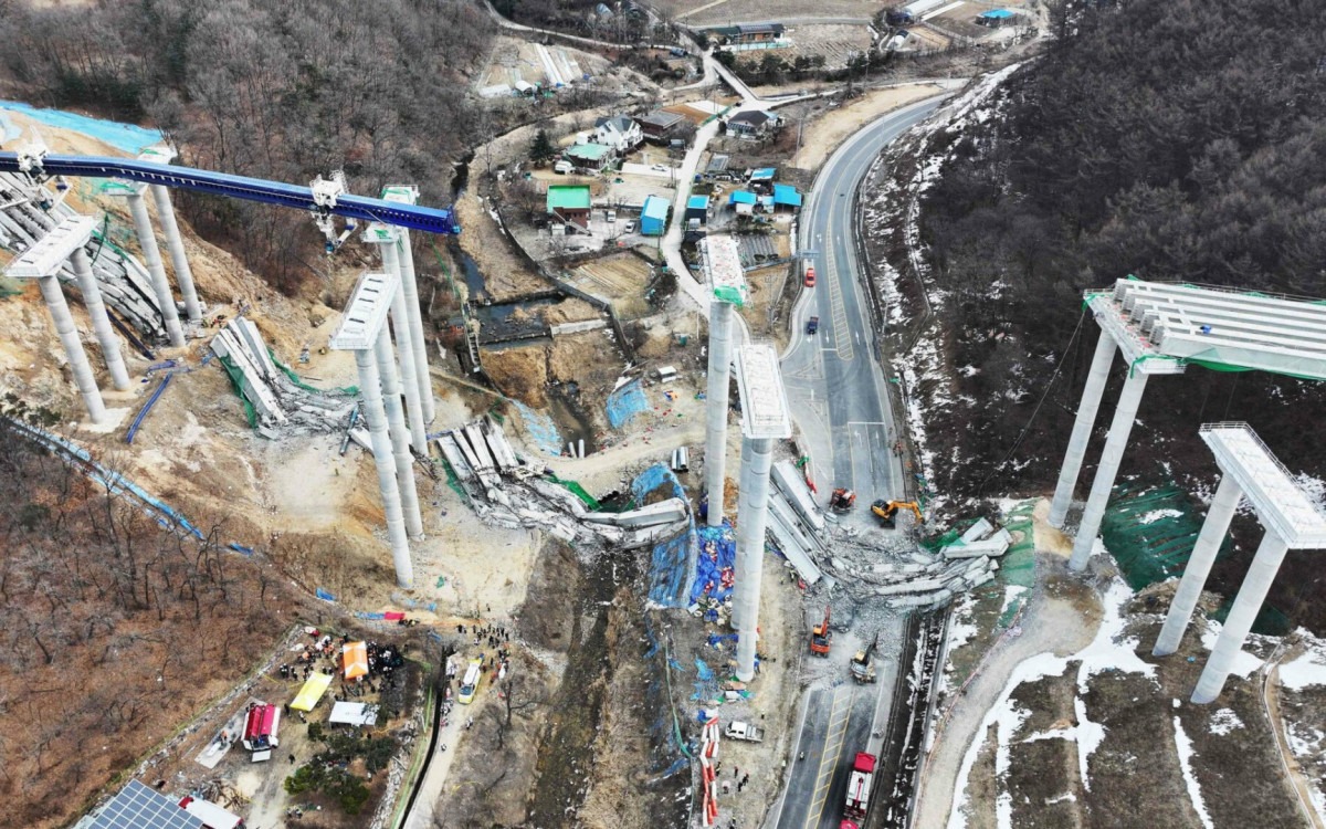 Imagem - Vídeo: ponte desaba e deixa mortos e feridos na Coreia do Sul