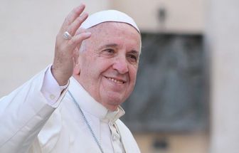 Papa Francisco completa 12 anos à frente do Vaticano internado em hospital