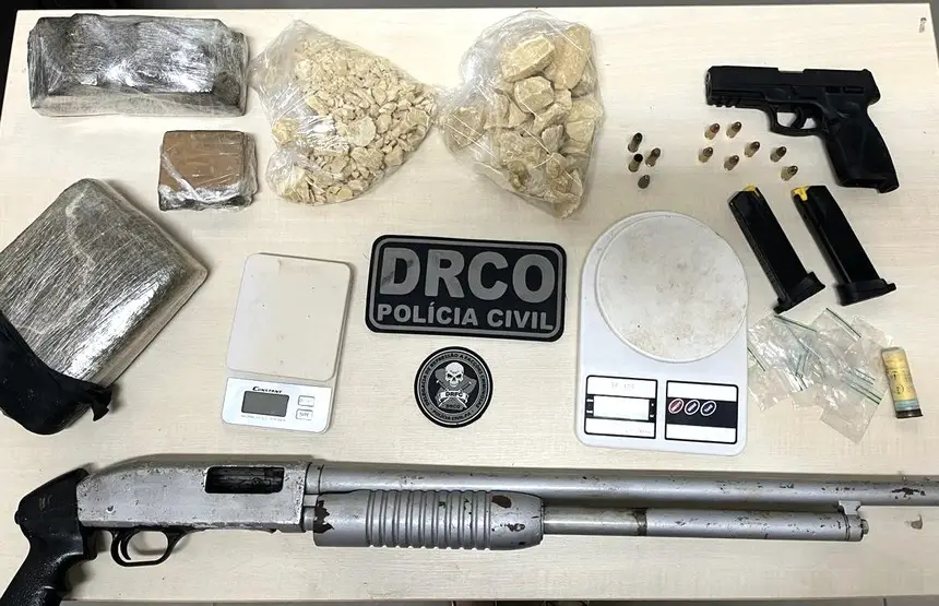 Imagem - PC do Pará apreende armas de fogo, munições e drogas no Conjunto Mariguela, em Ananindeua