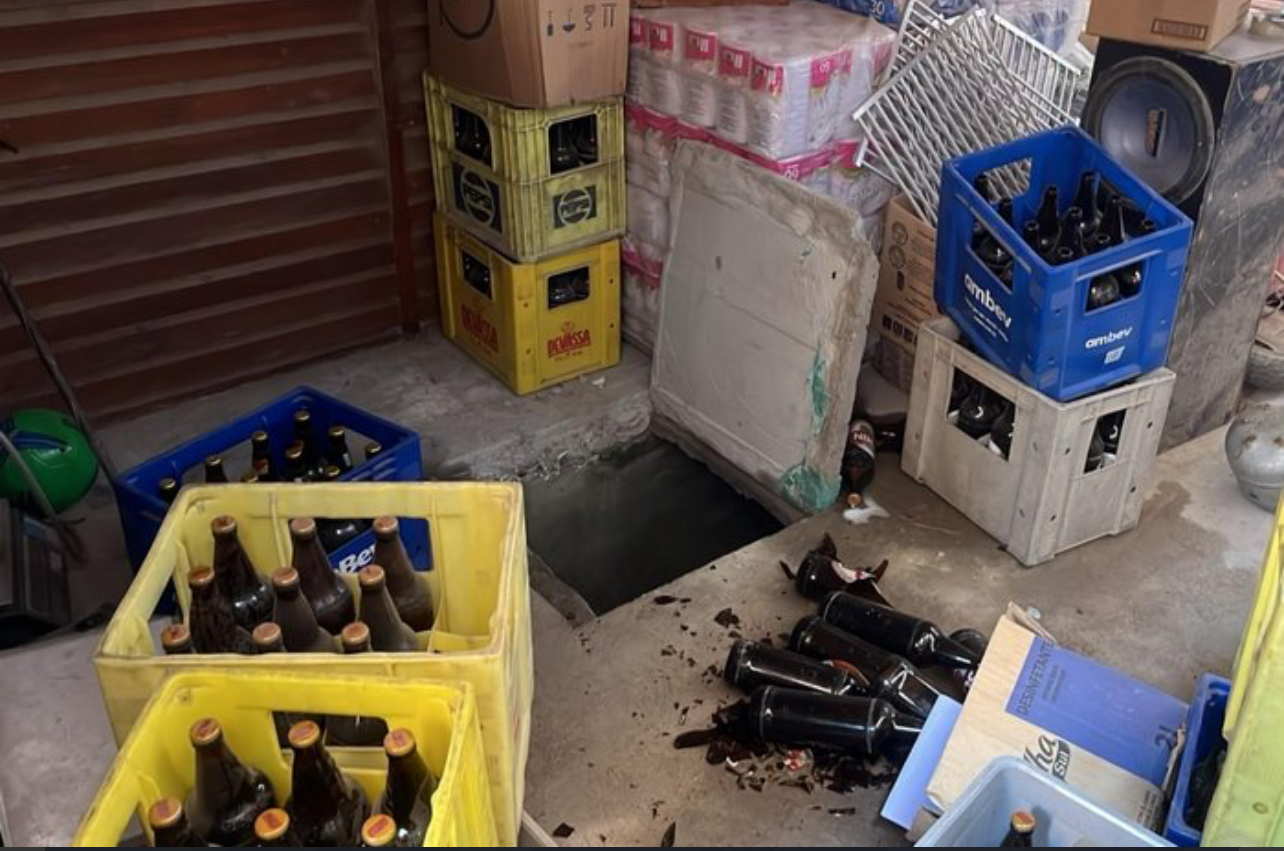 Imagem - Internautas comentam redes sociais de pedófilo que escondeu menina de 9 anos num alçapão: psicopata