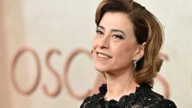 Imagem - Fernanda Torres chega a cerimônia do Oscar 2025 vestindo Chanel; assista