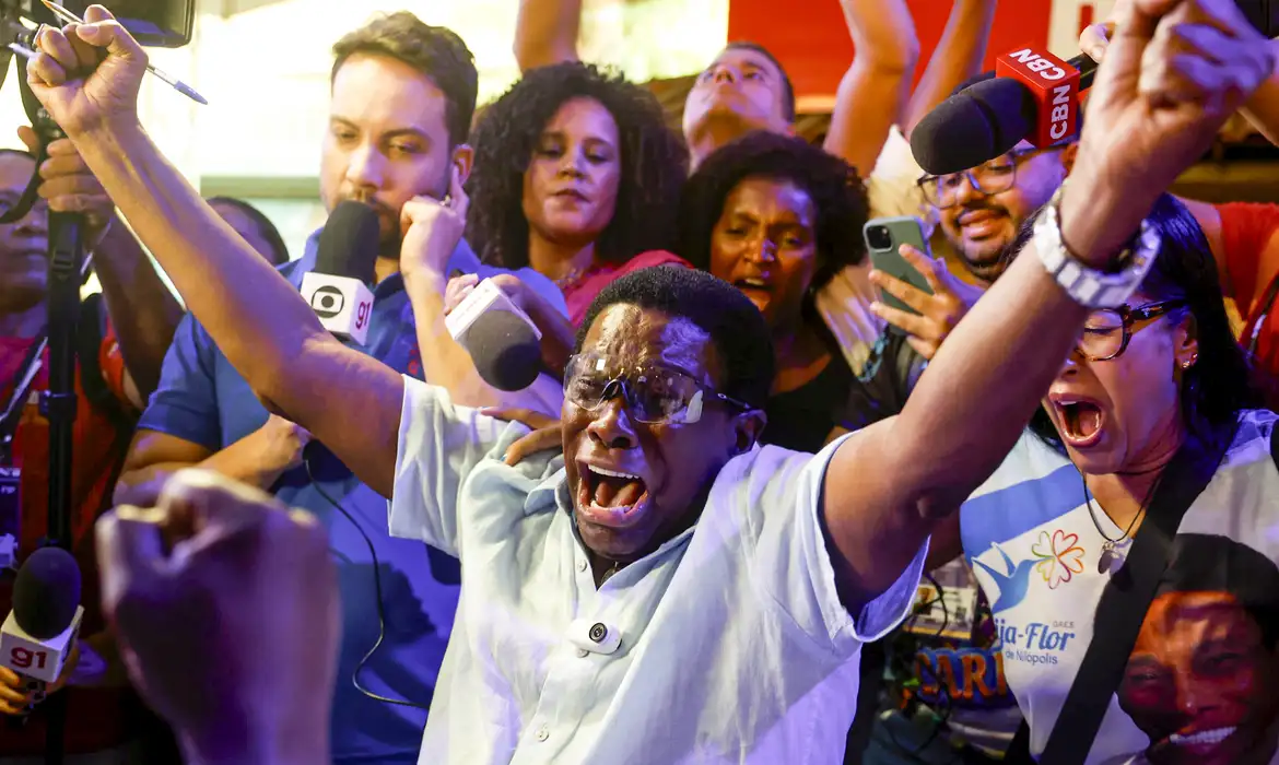 Imagem - Neguinho da Beija-Flor celebra título no adeus: “agora, só camarote”