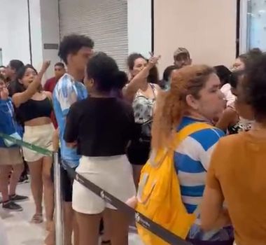 Imagem - Paysandu: entrega de ingressos para torcedoras gera alvoroço em shopping de Belém