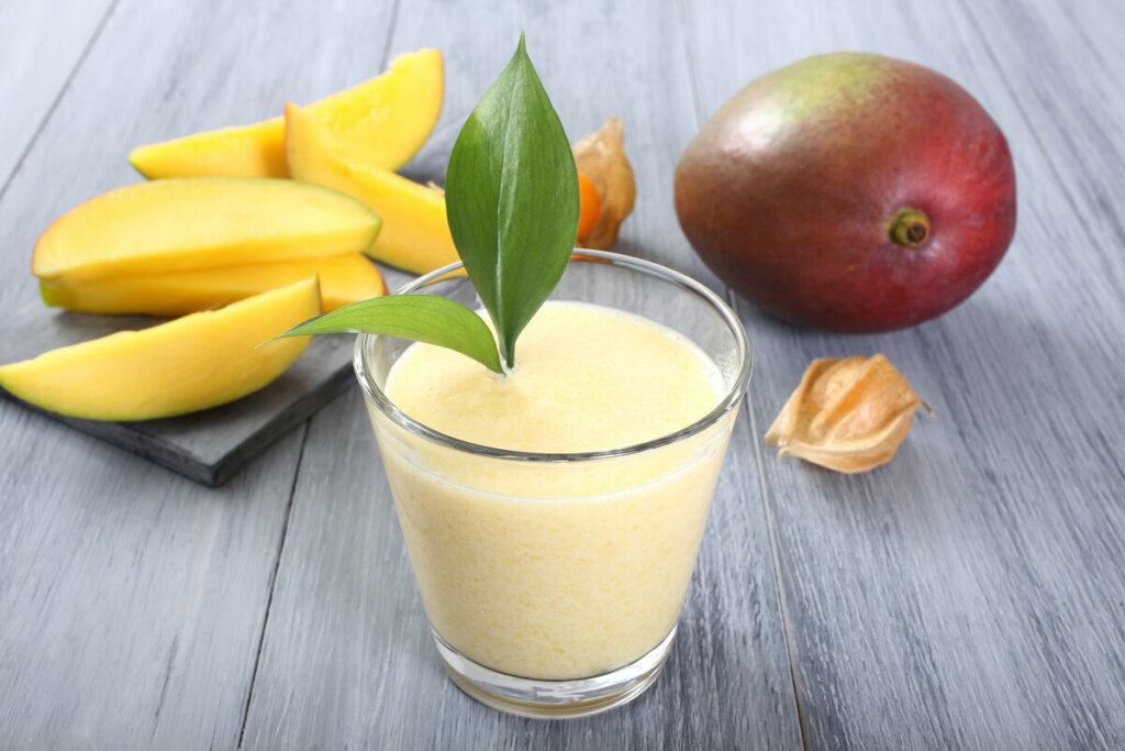 Vitamina de manga com whey protein (Imagem: denio109 | Shutterstock)