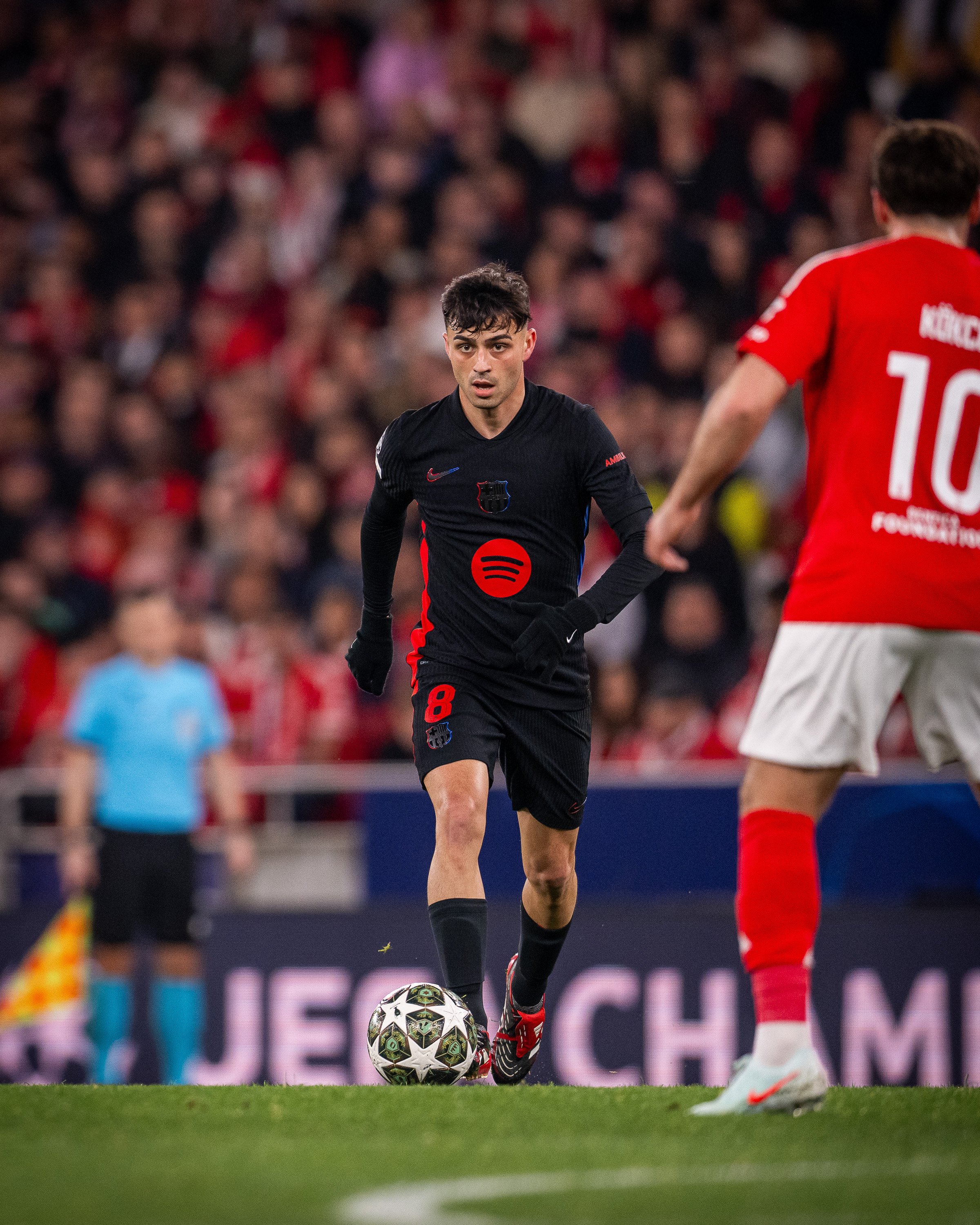 Barcelona entraria em campo neste sábado (8), pelo Espanhol