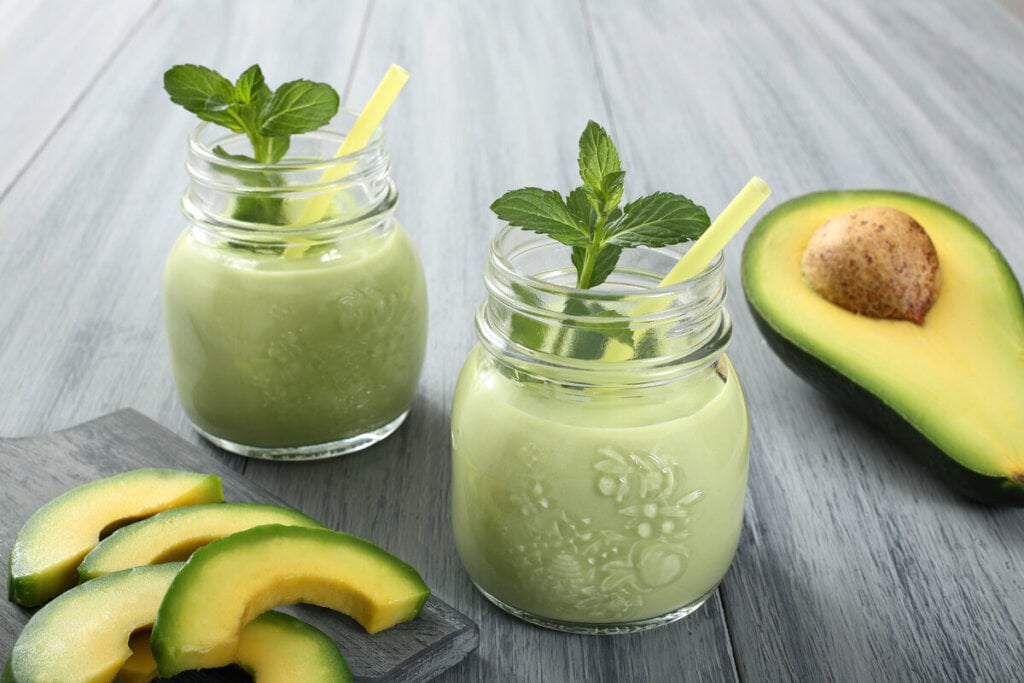 Vitamina de abacate com hortelã (Imagem: denio109 | Shutterstock)