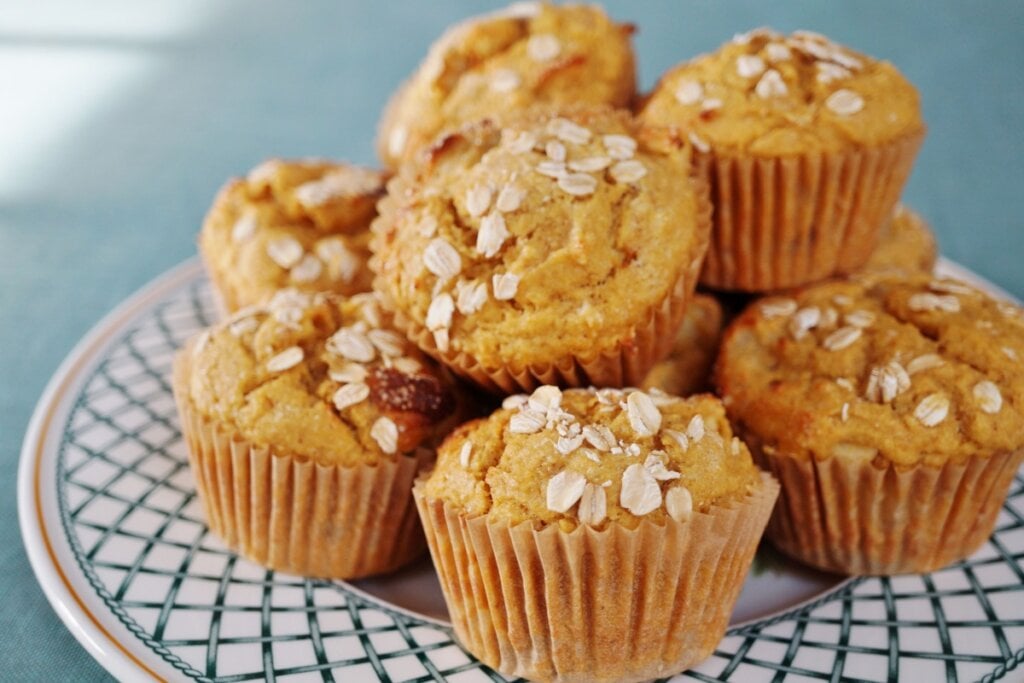 Muffin de aveia e nozes (Imagem: EQRoy | Shutterstock)