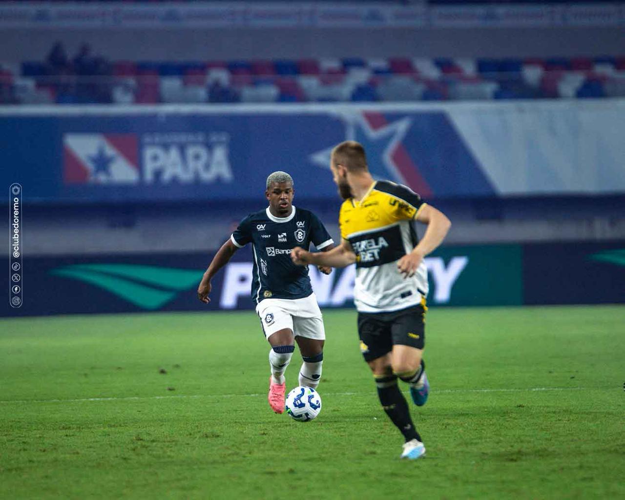 Jaderson em campo na eliminação pela Copa do Brasil